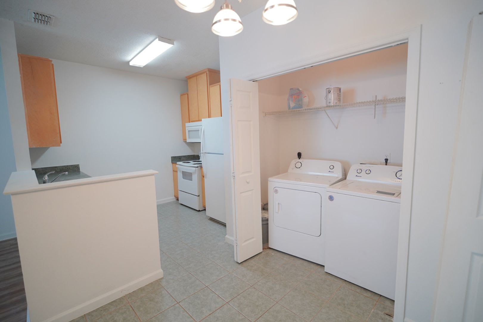3 Bed / 2 Bath off CCSW! – photo 4