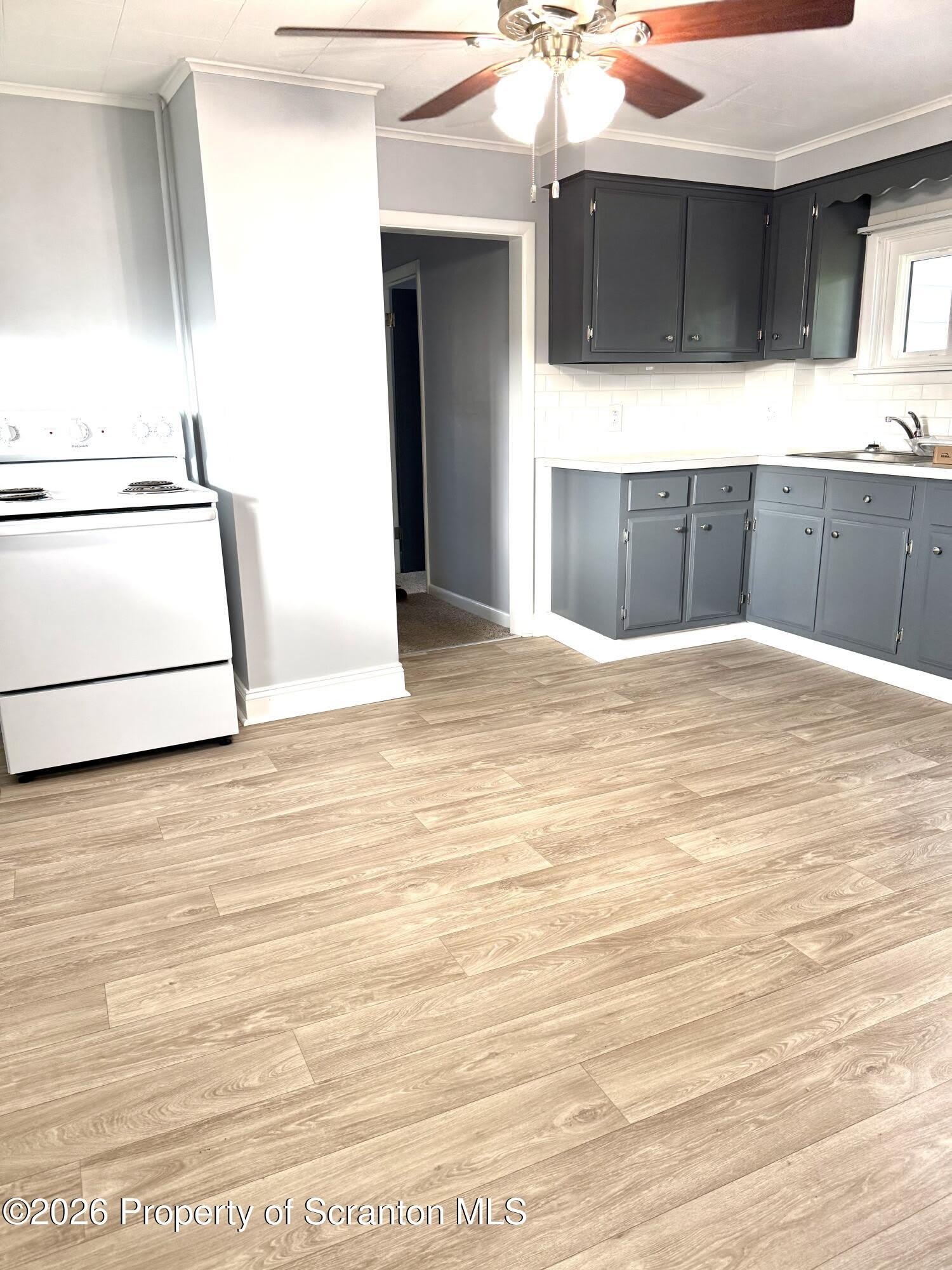 112 E Elm Street – photo 4