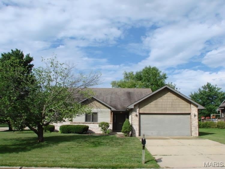 301 BRIAN Drive – photo 1