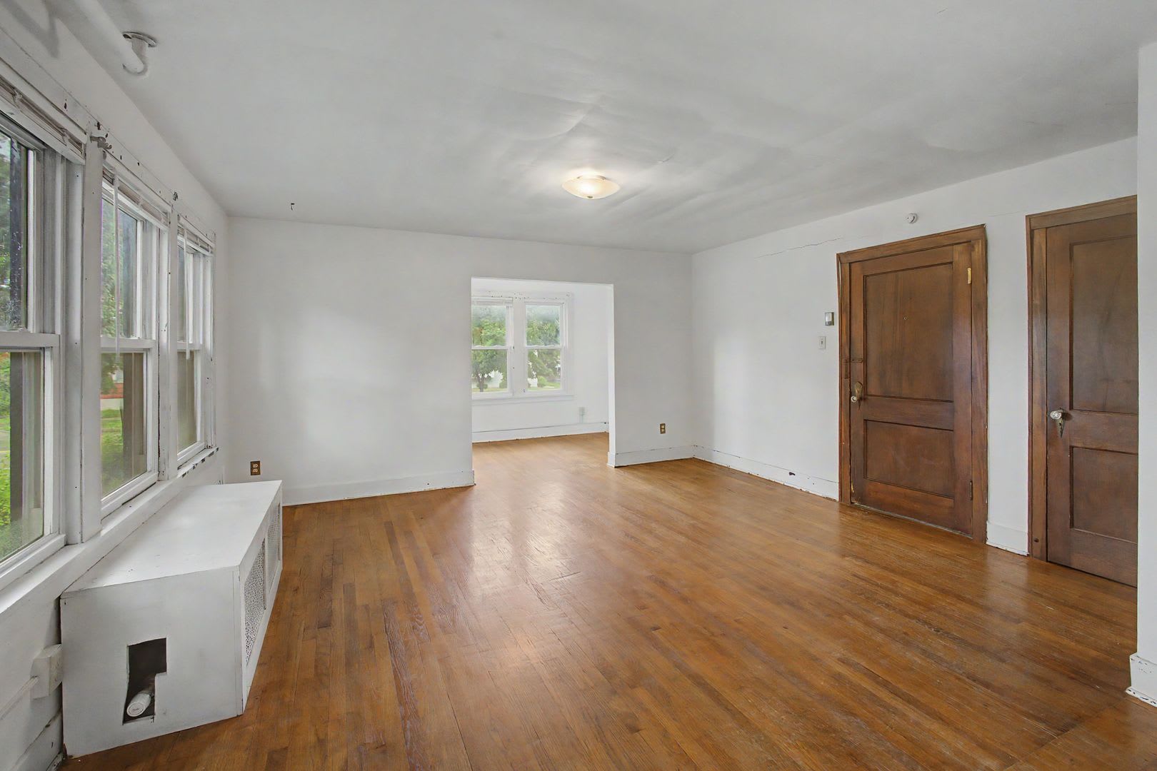Charming & Convenient 2 Bedroom Near UIUC – Great Location! – photo 4
