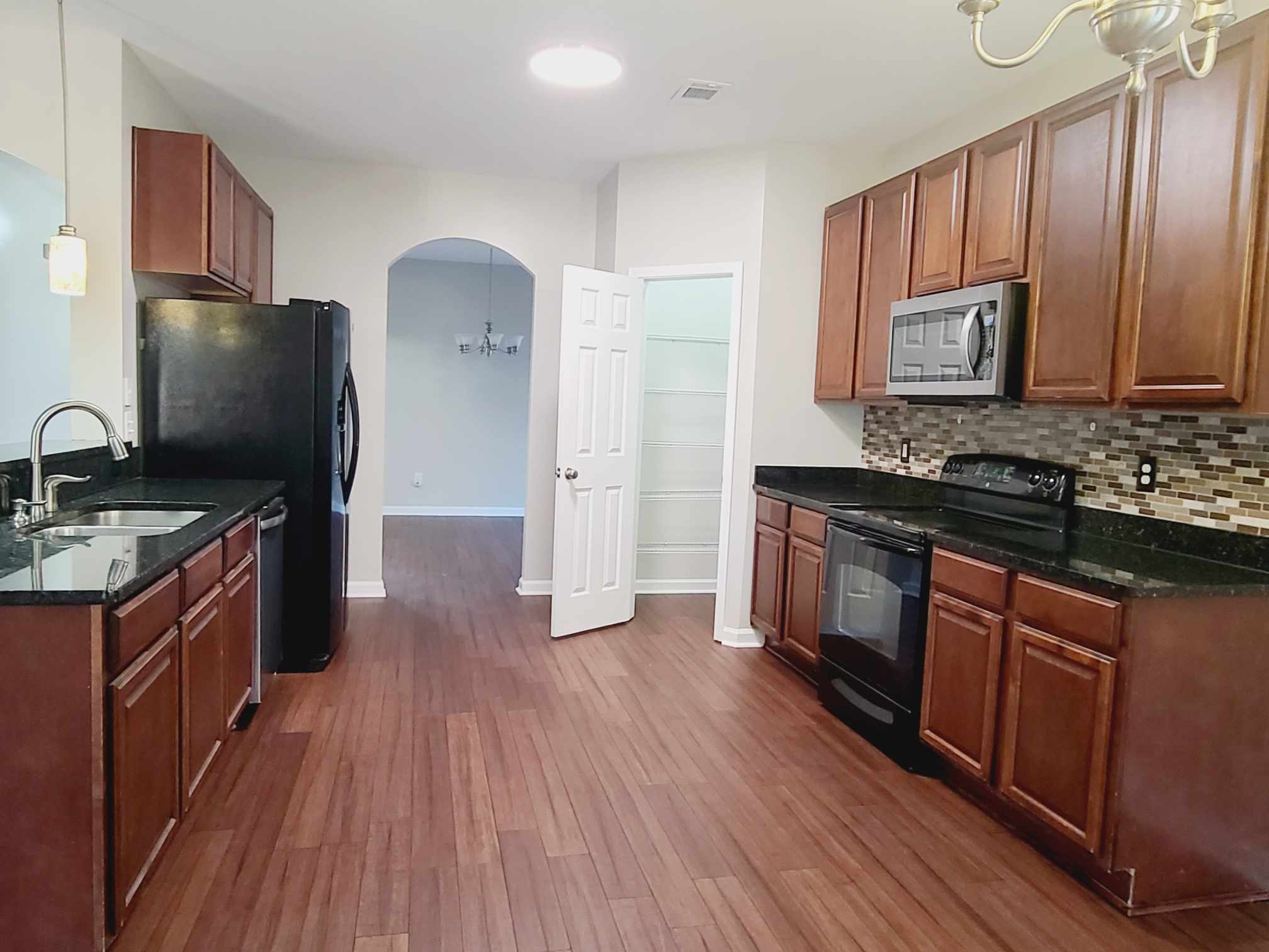 2225 Presidio Drive – photo 3