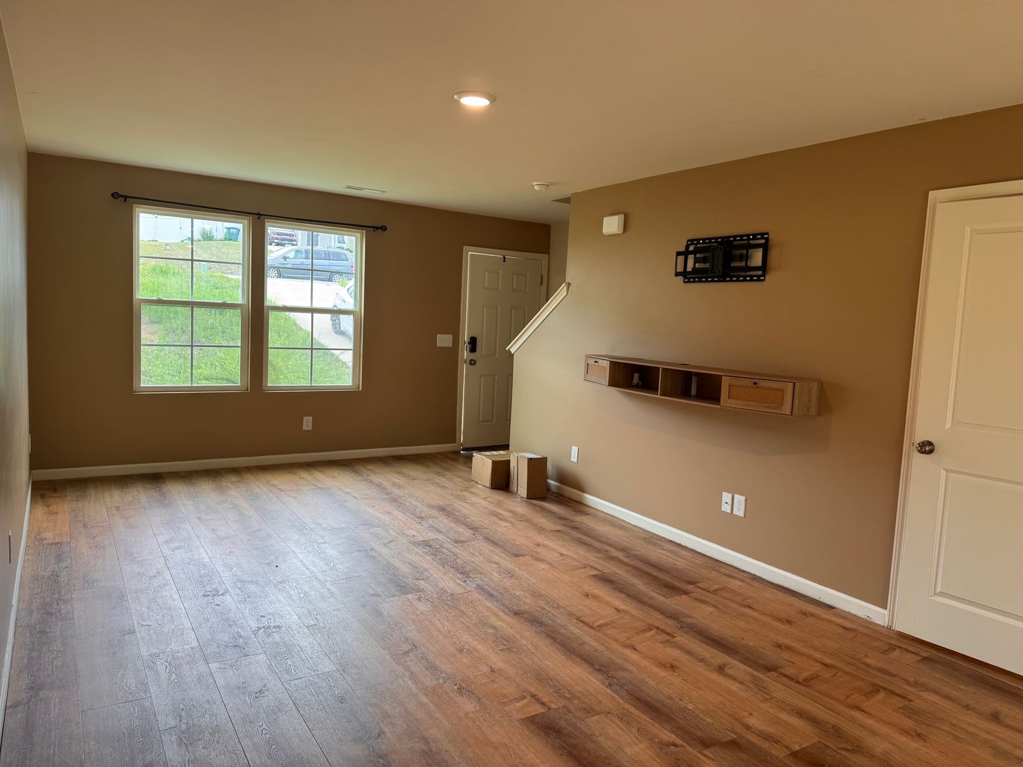 2 STORY 3 BED, 2.5 BATH HOME LOCATED IN DENTON!! – photo 3