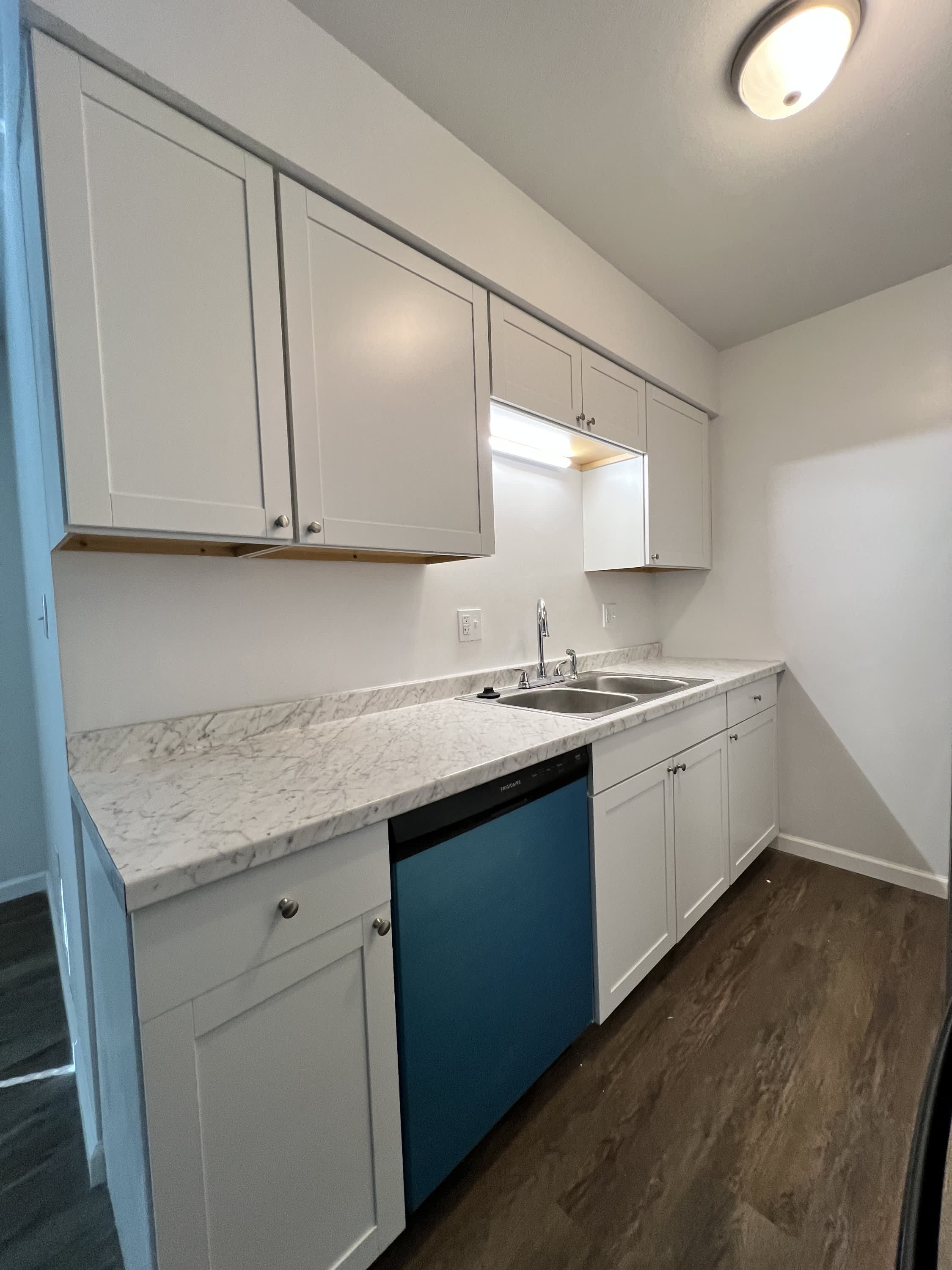 853 E Washington Ave Apt B-12 – photo 4