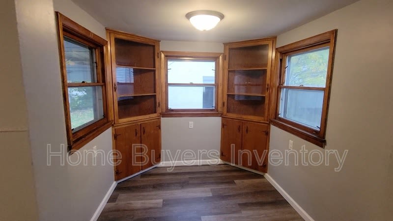 236 Hilton Ave – photo 3