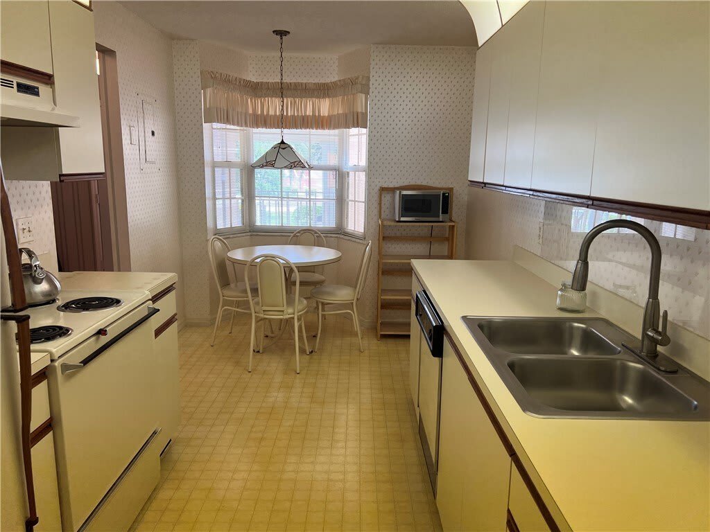 379 N Grove Isle Circle 379 – photo 5