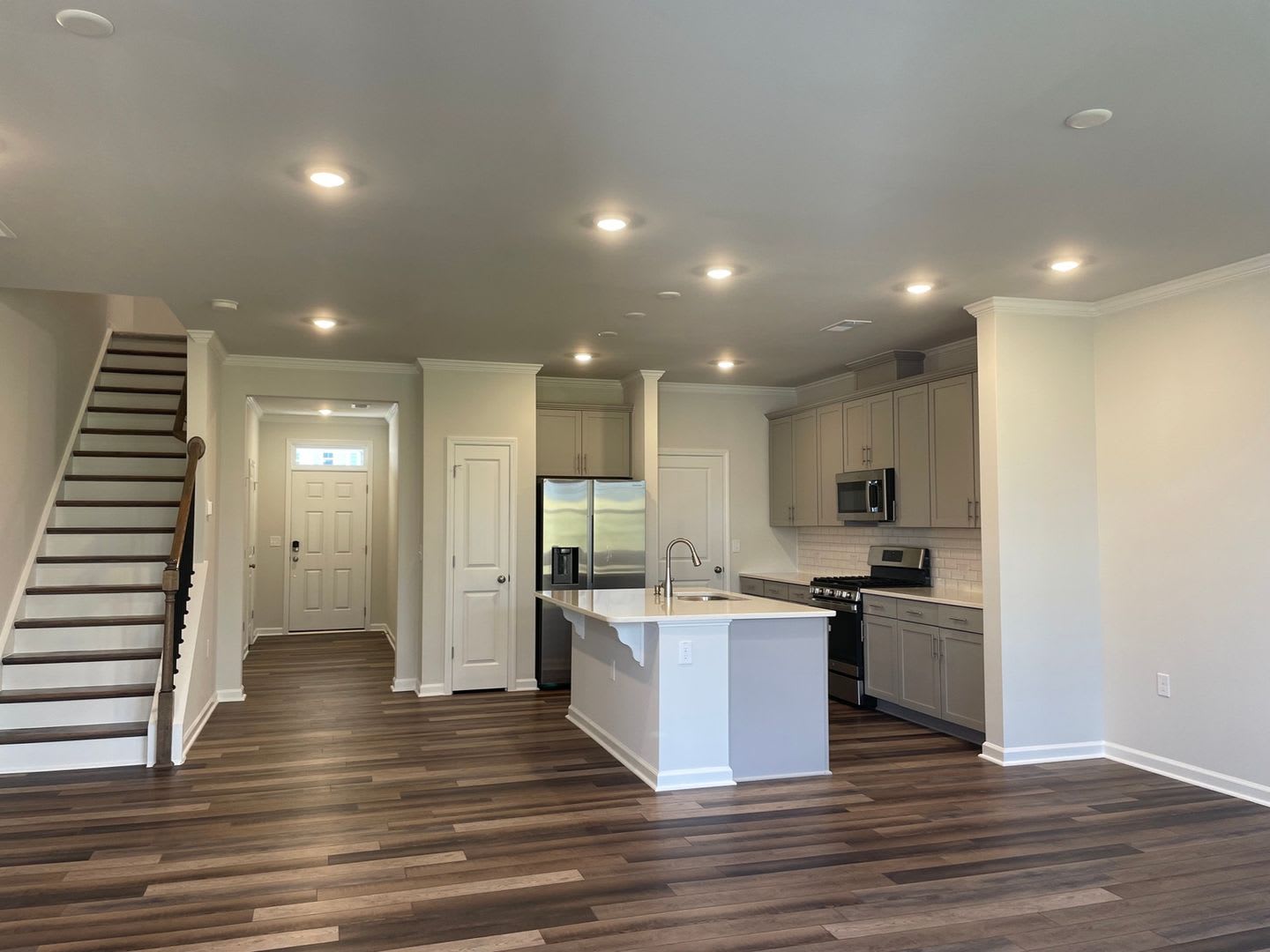 3 Bedroom Townhome in Raleigh – photo 2