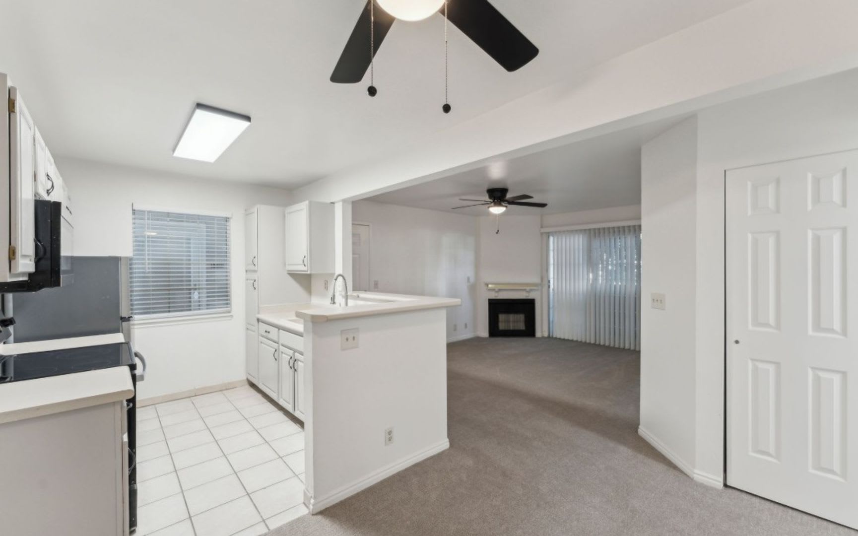 Main Floor 2 Bedroom Condo in Bountiful! – photo 4