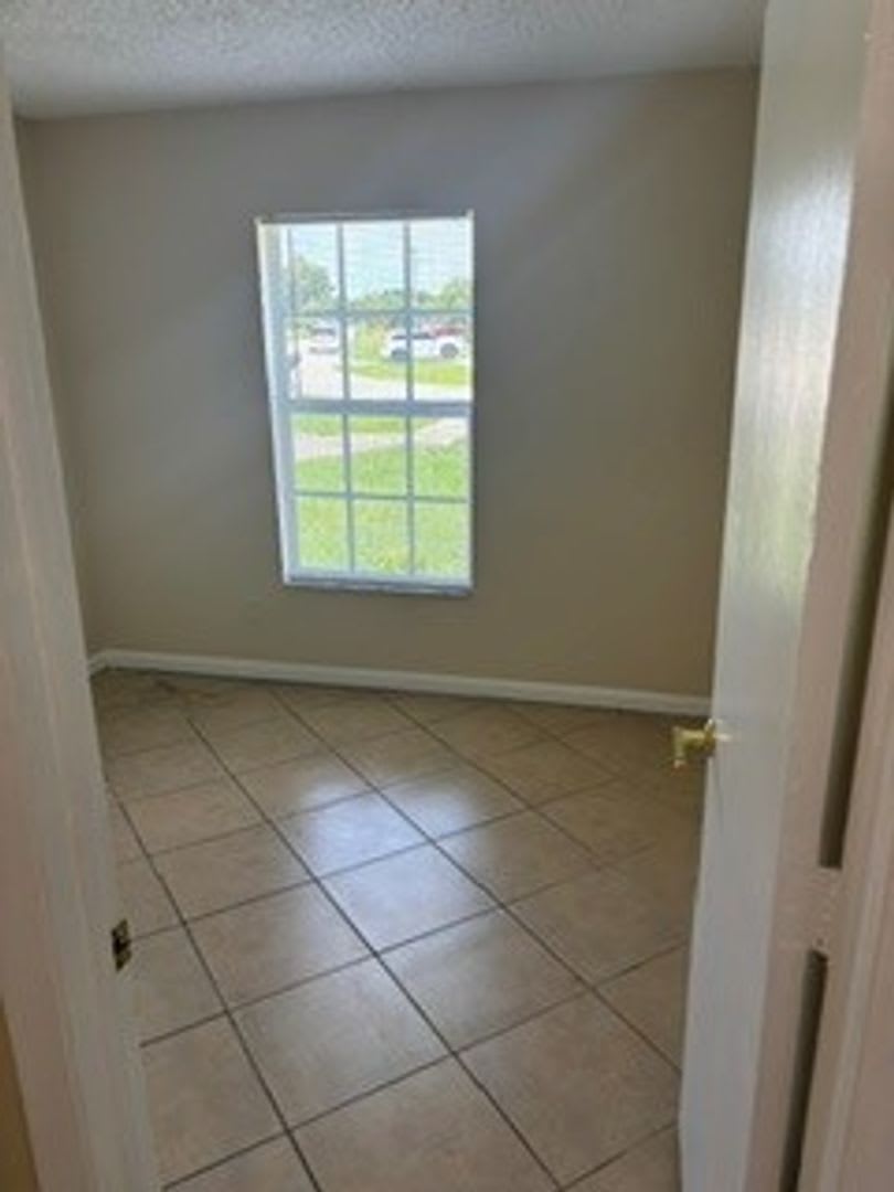 Freshly painted interior coming soon! 3 bedroom 2 bathroom single family home – photo 2