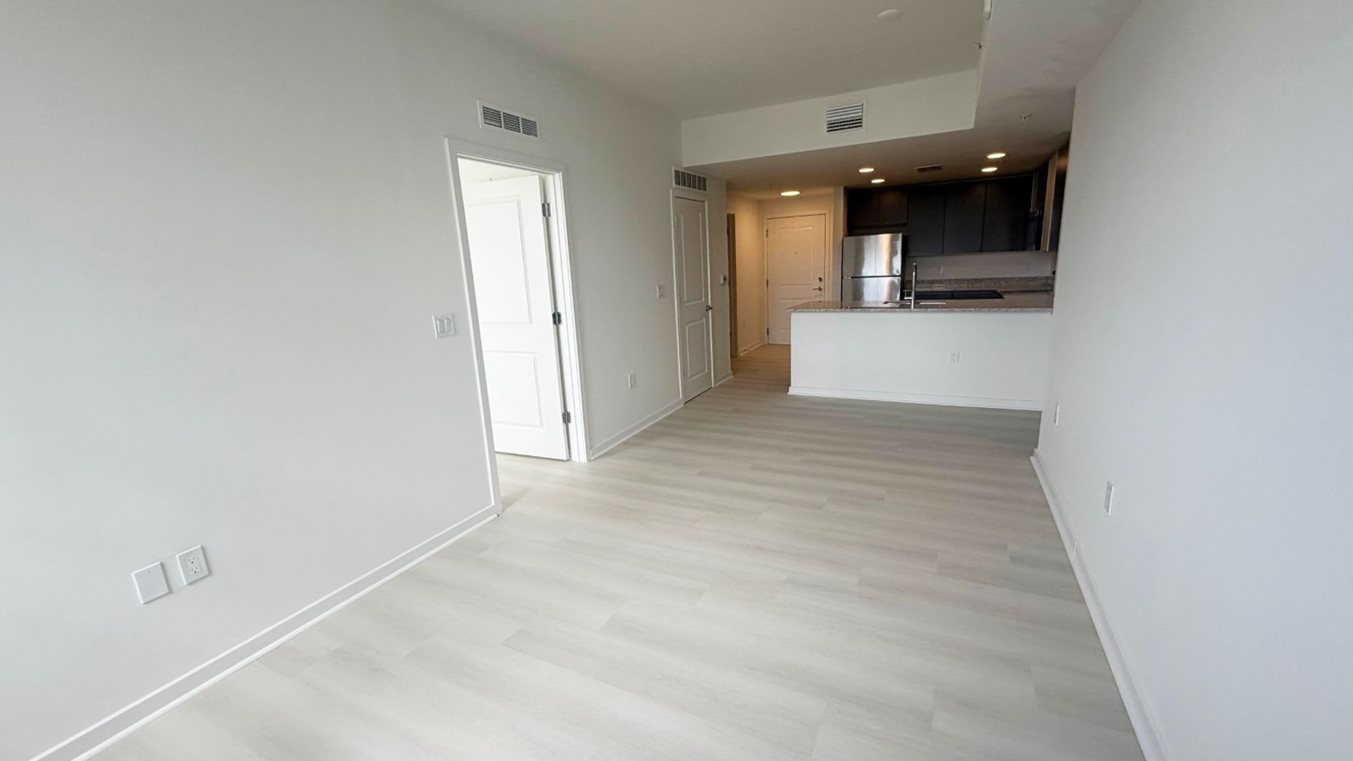 Luxury Condo in Millenia – photo 5