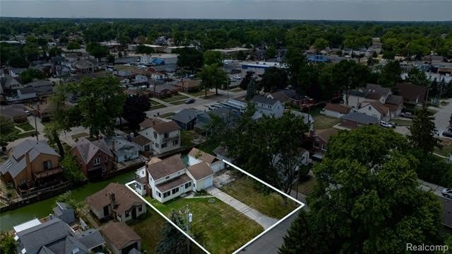 22464 Beach Street – photo 5