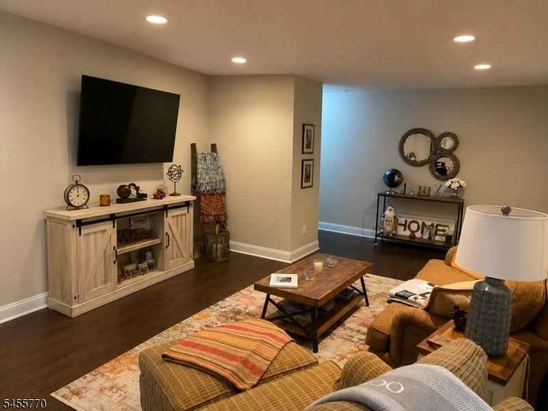 264 Riveredge Dr – photo 3