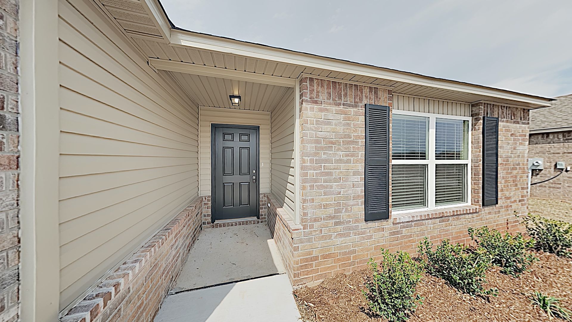 Very Nice 3 Bedroom 2 Bath Home In Mustang Schools – photo 2