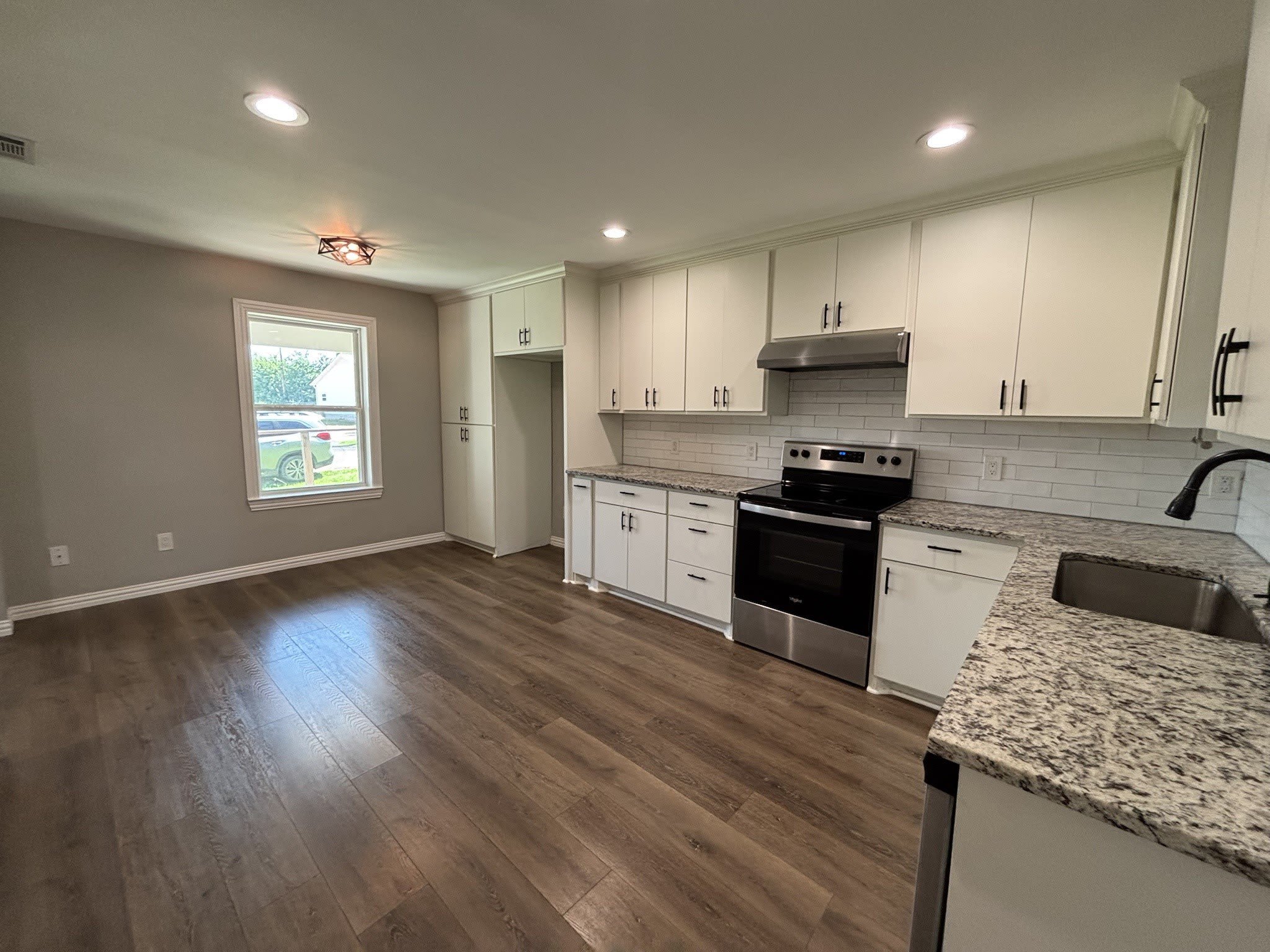 113 W Mt Vernon Street – photo 4
