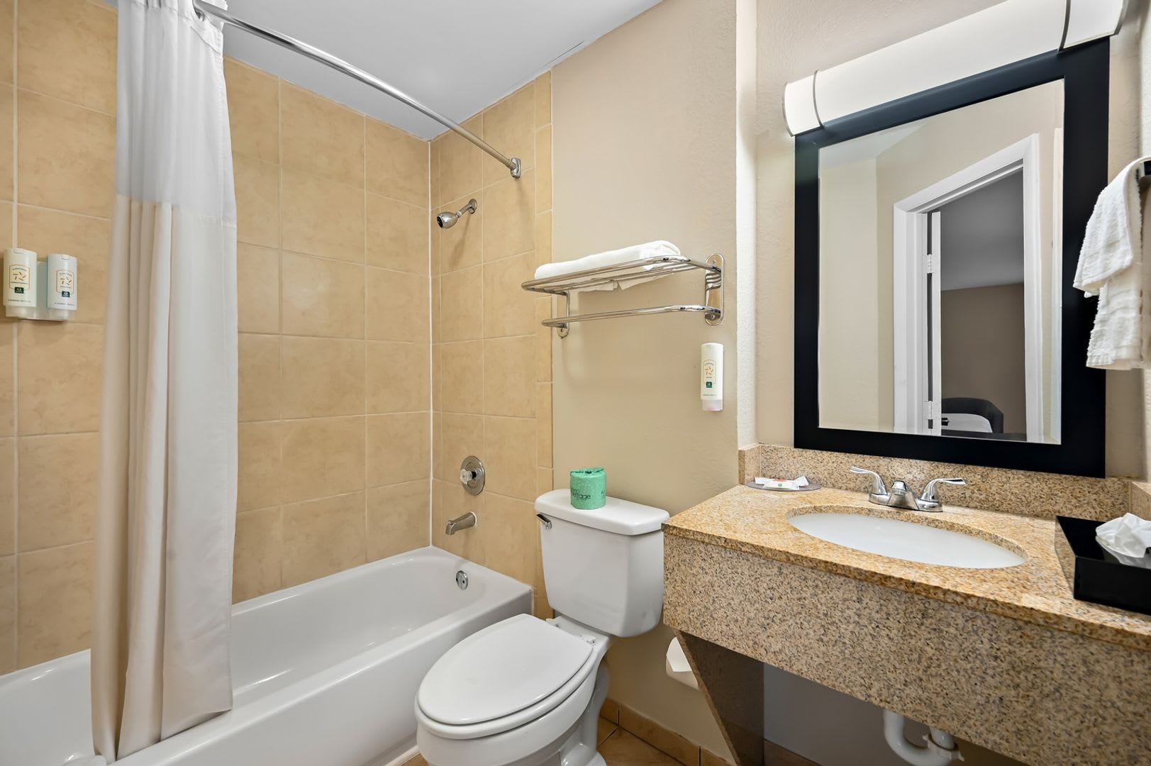QUALITY INN FORT MYERS EXTENDED STAY HOTEL – photo 2