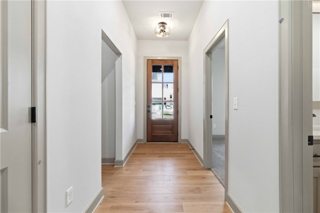1070 Whistler Street – photo 5