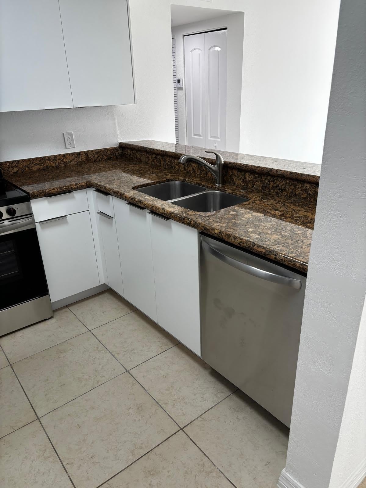 1515 LAKE CRYSTAL Drive – photo 4