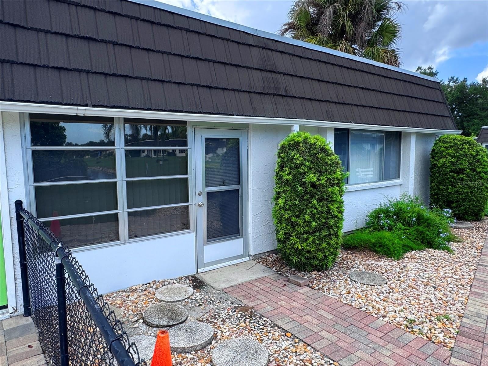 1213 GLEN OAKS Drive E – photo 3