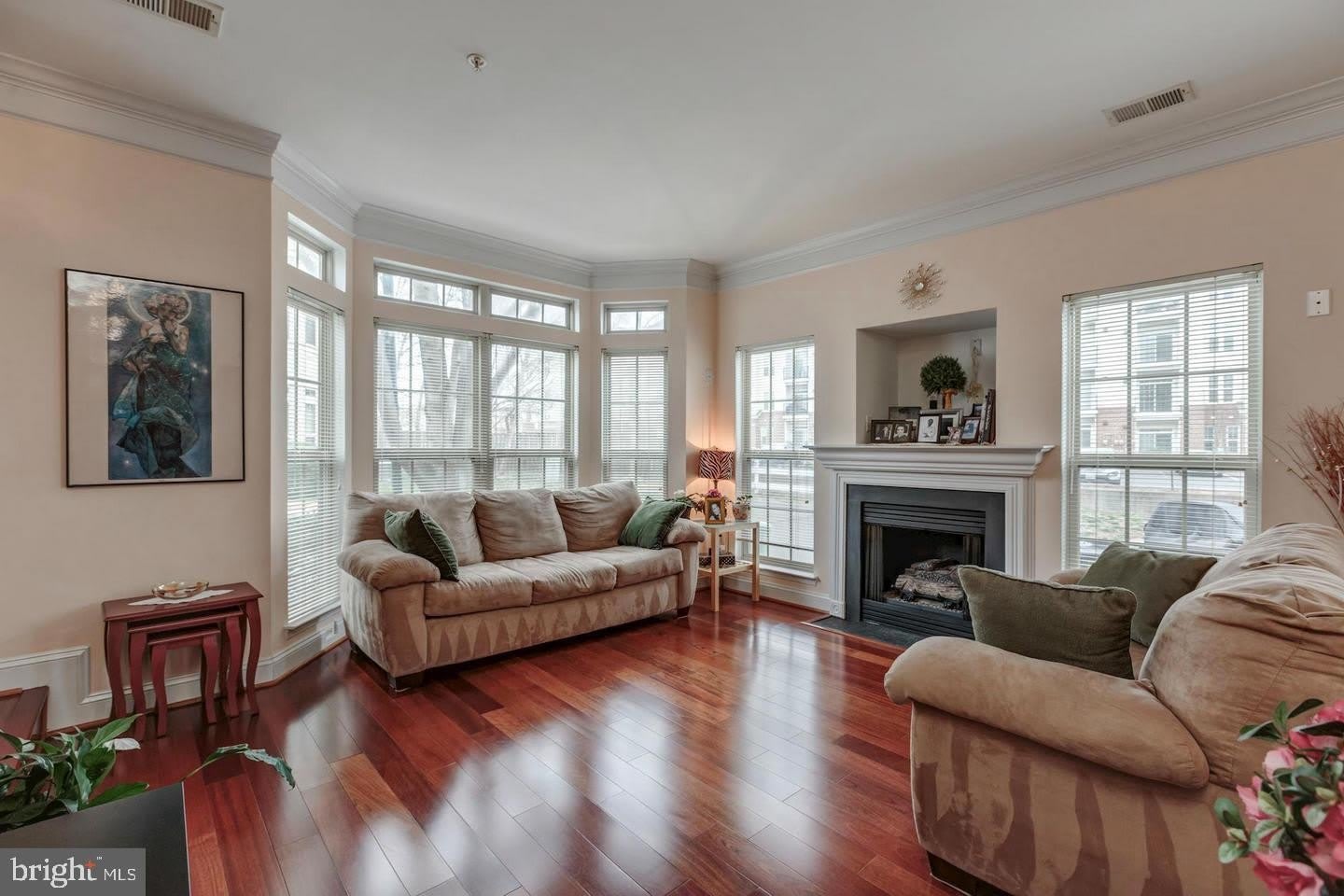 46363 PRYOR Square – photo 3