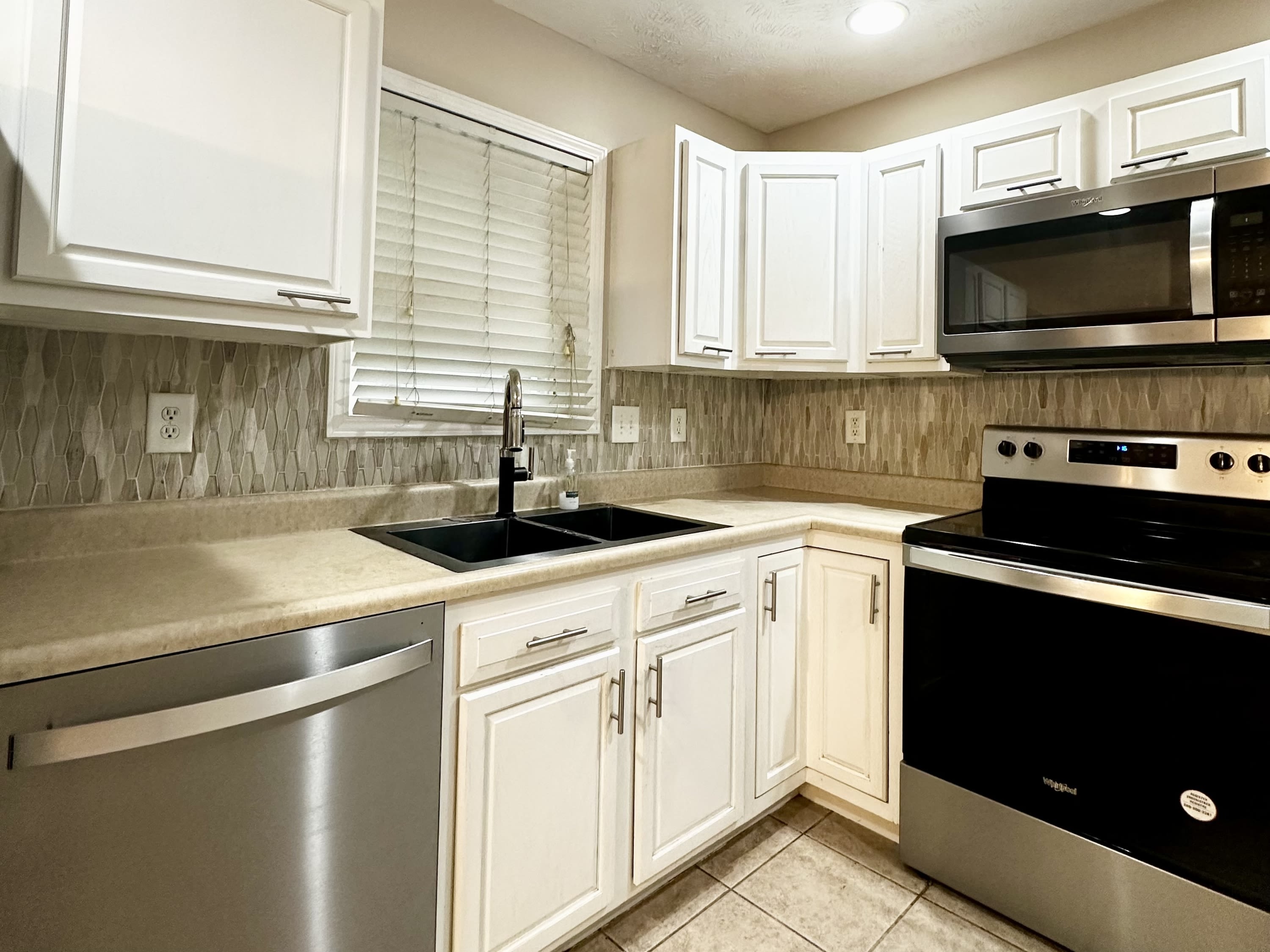 750 Erow Avenue – photo 3
