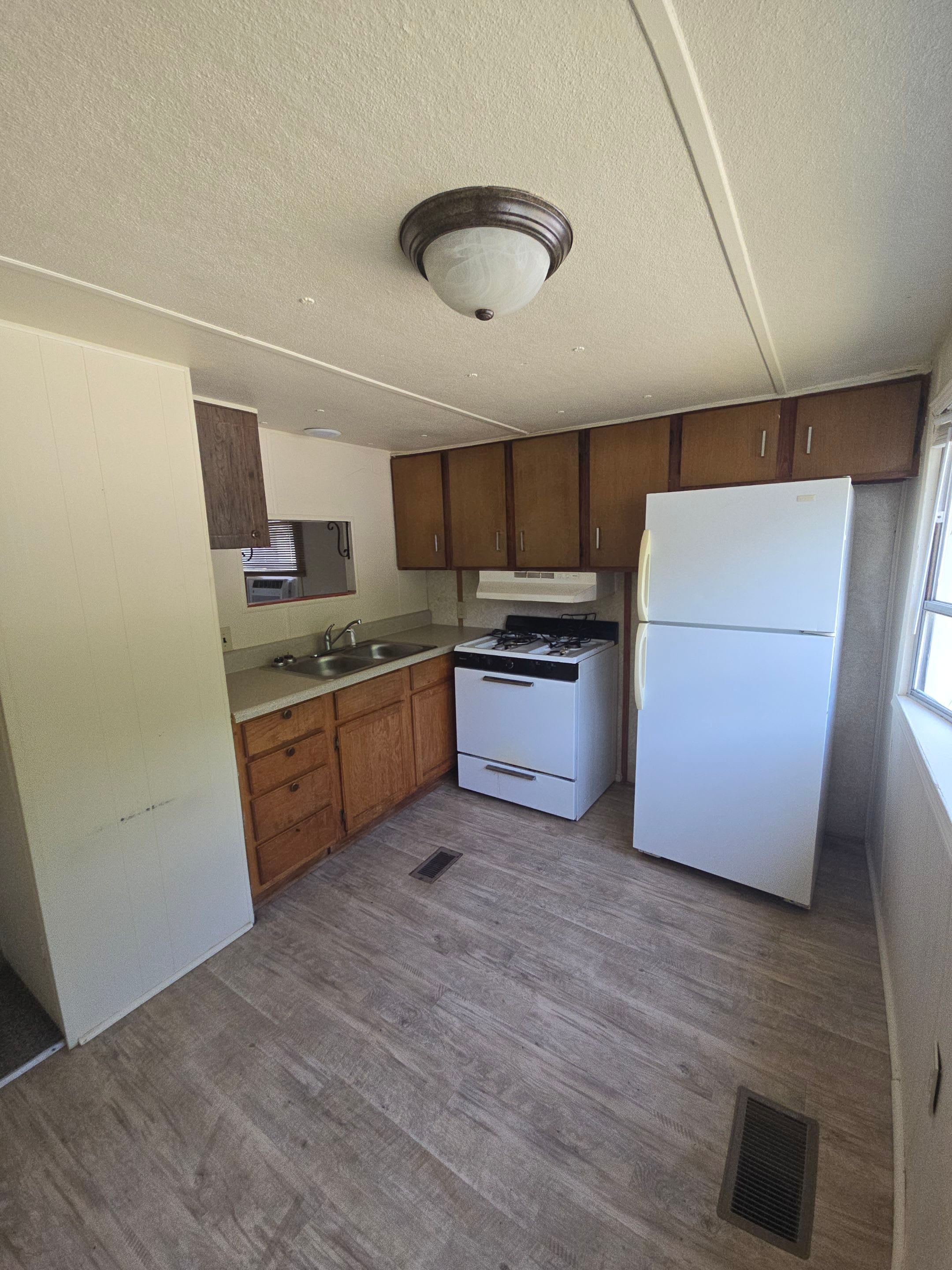 93 Oakwood Circle, Lot 8 – photo 2