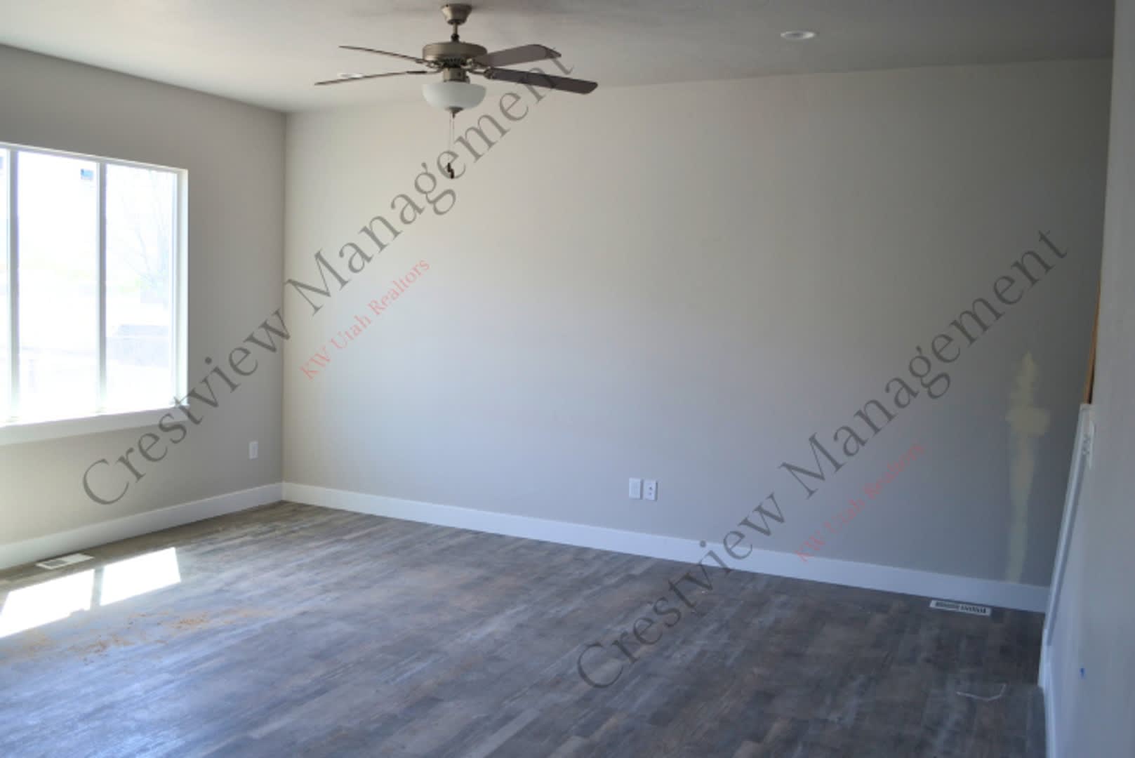 Spacious and modern 3-bedroom townhome in a quiet Provo neighborhood! – photo 5