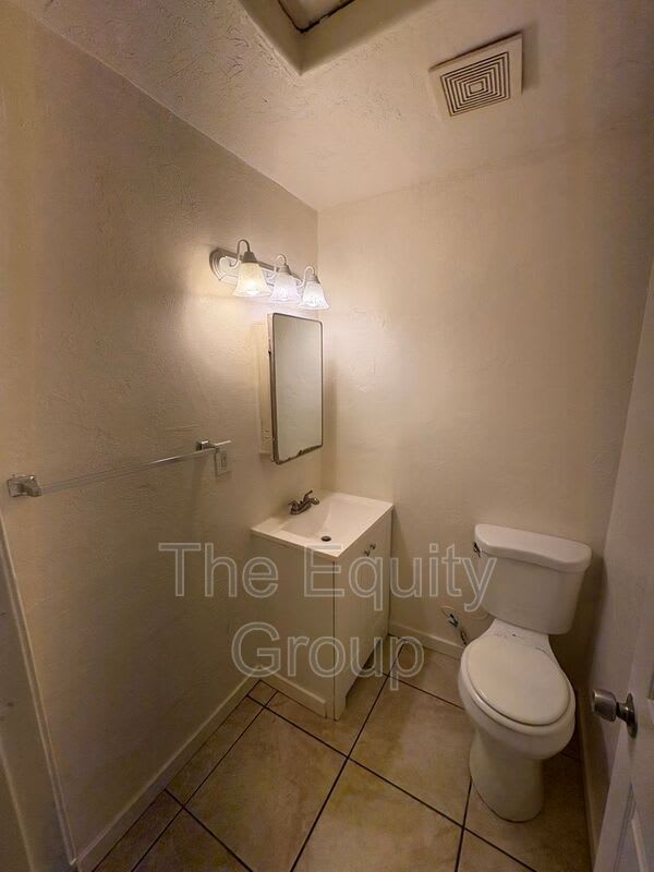 1265 I St – photo 5