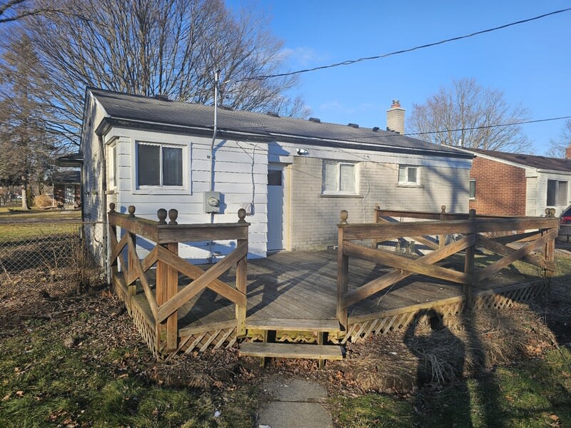 26539 Clarita Street – photo 4