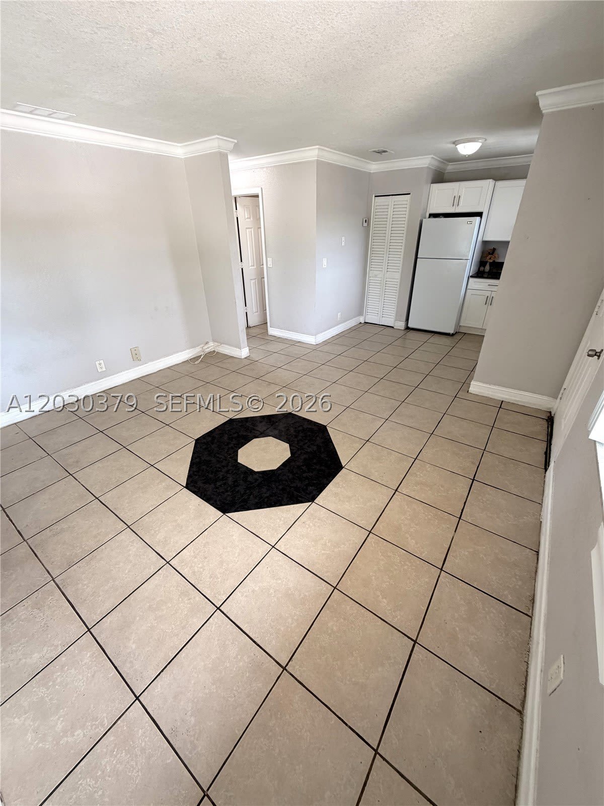 412 Lakeside Dr – photo 3