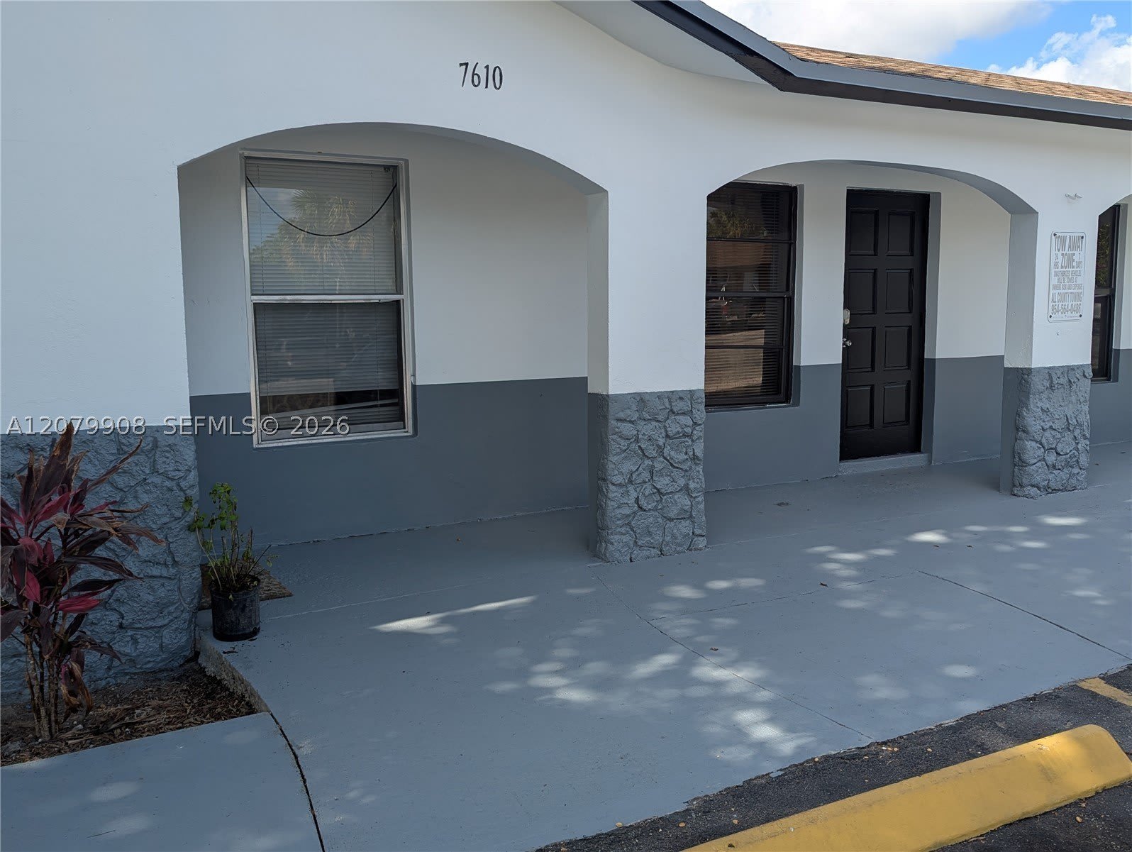 7610 SW 10th St – photo 2
