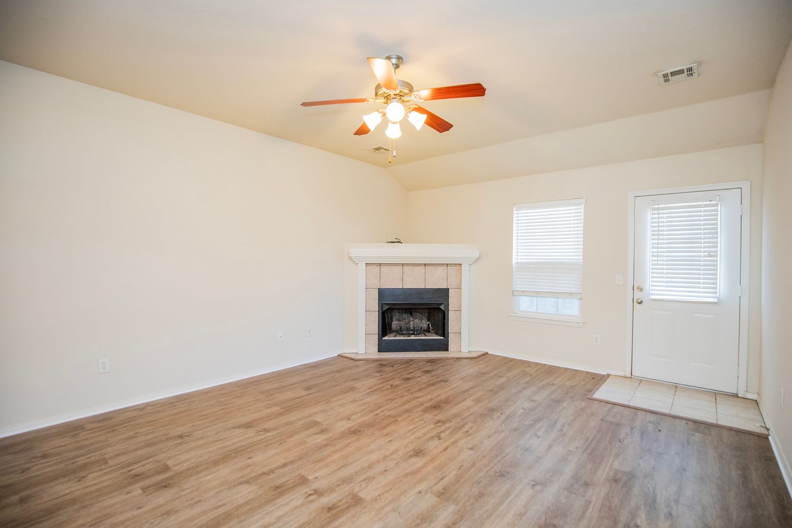 ***610 Maplewood*** – photo 2