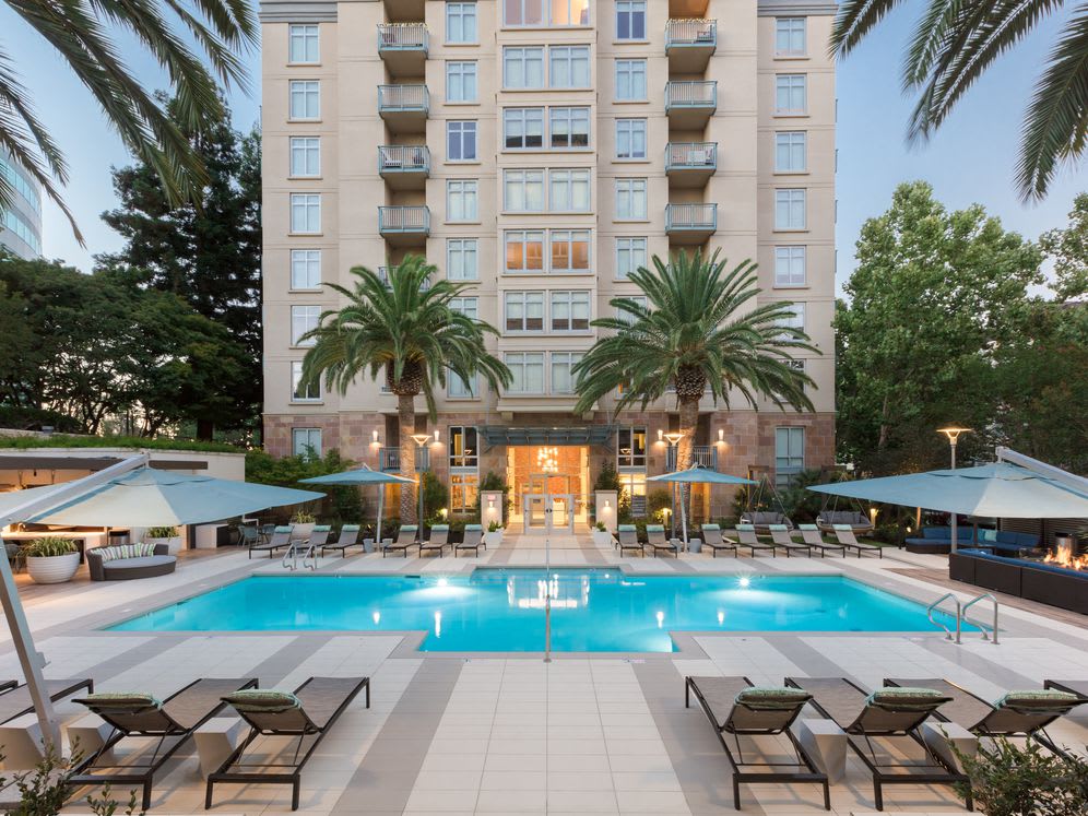 Avalon Towers on the Peninsula – photo 1