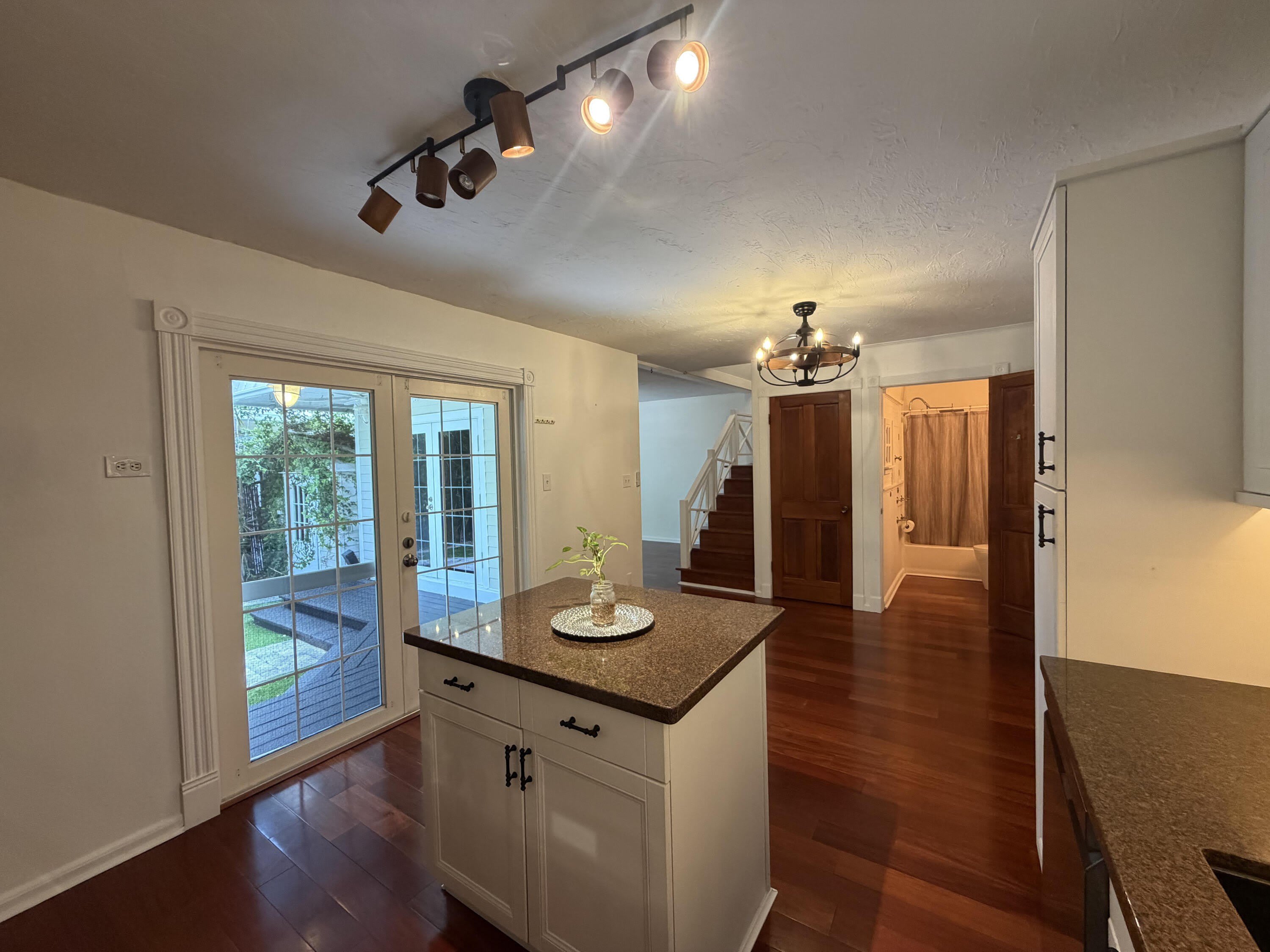3318 Harriet Avenue – photo 5