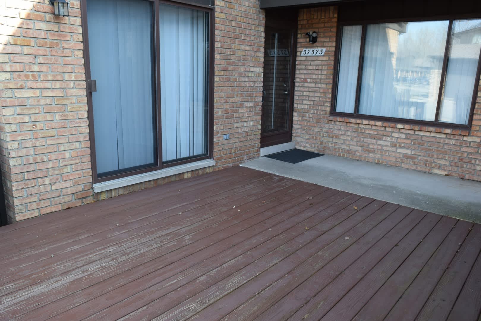 August Signing Special Updated 2 Bedroom Condo With Finished Basement Garage Pool Tennis Clubhouse – photo 2