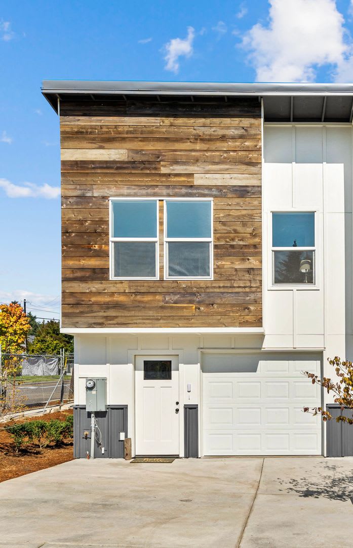 NEW MODERN HOME – photo 2