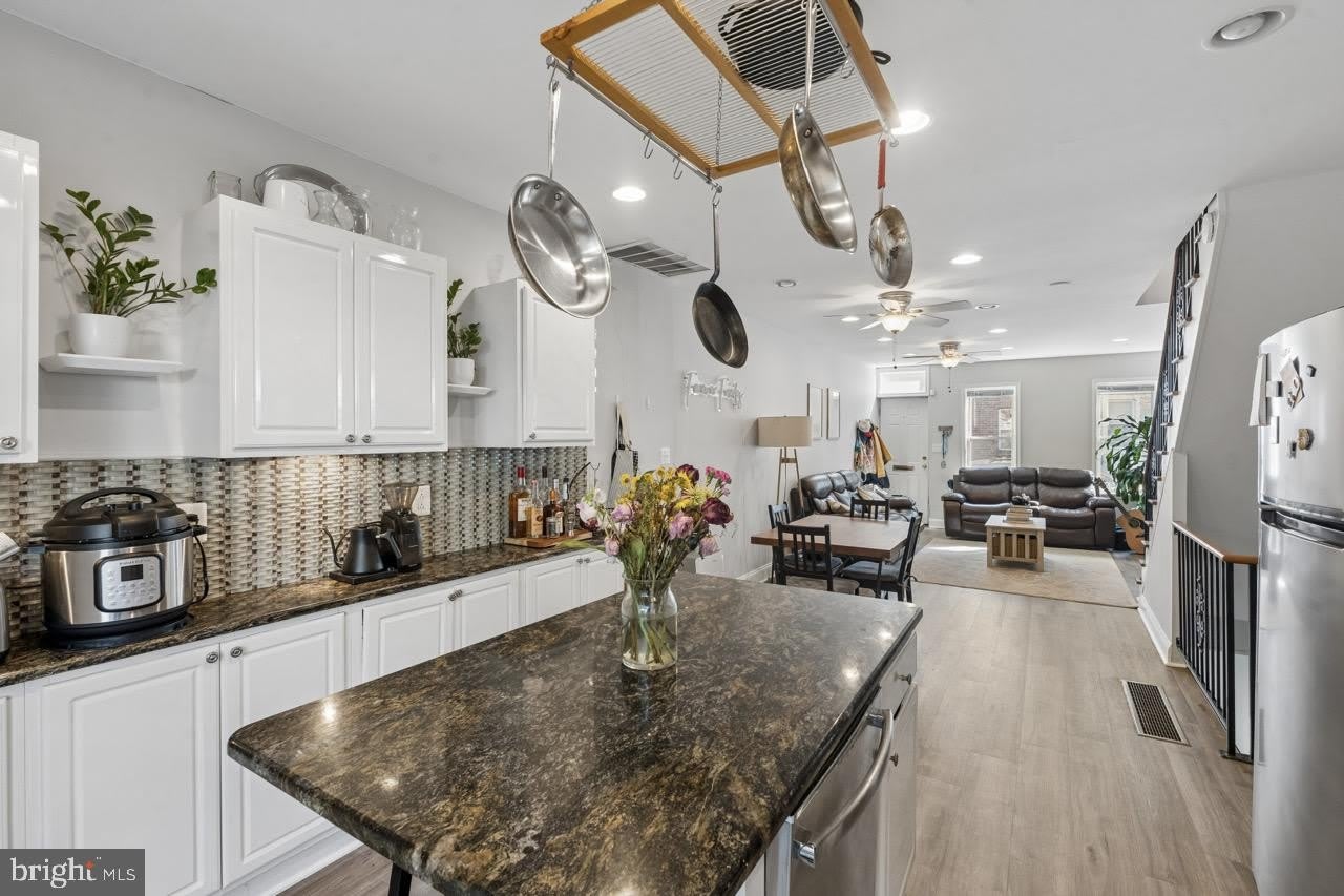 2139 MONTROSE Street – photo 5