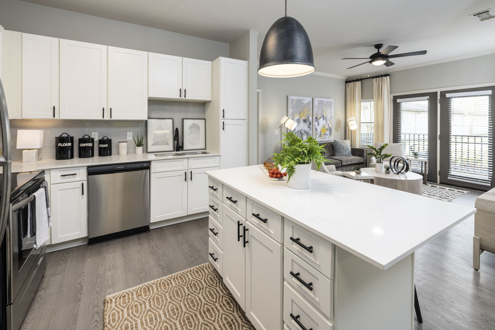 4554 Hollywood Street – photo 2