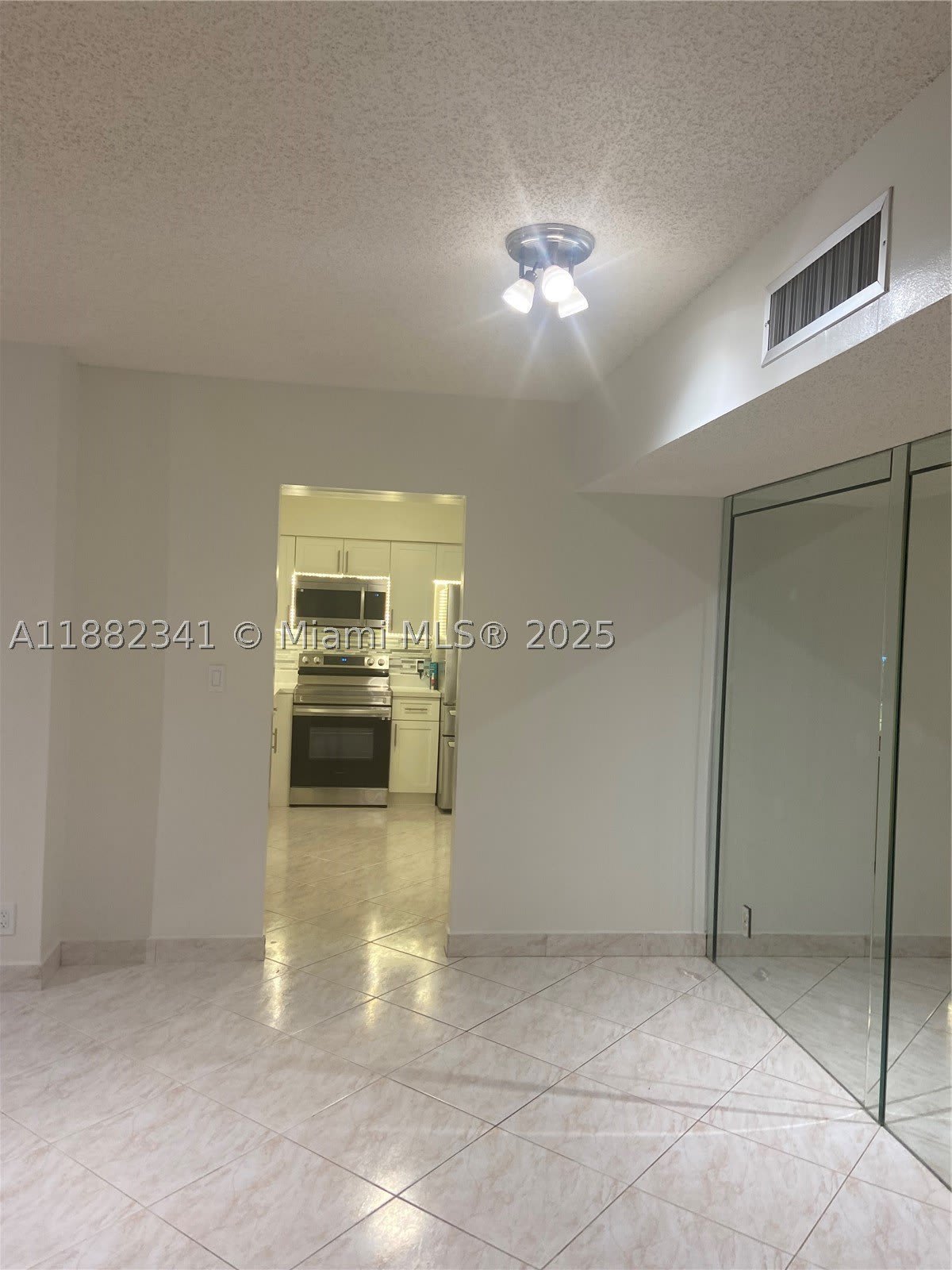 1301 NE 7th St – photo 3