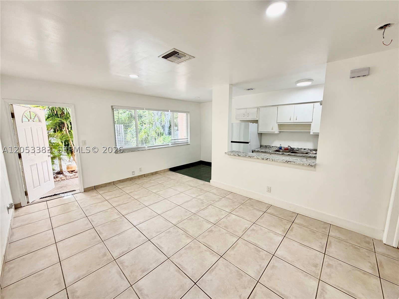 905 SE 13th St – photo 4