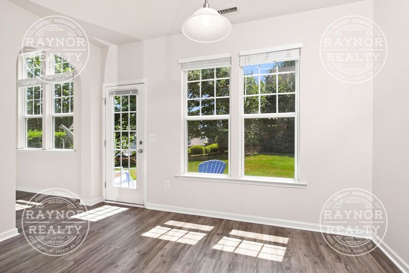 320 Hammond Oak Lane – photo 4