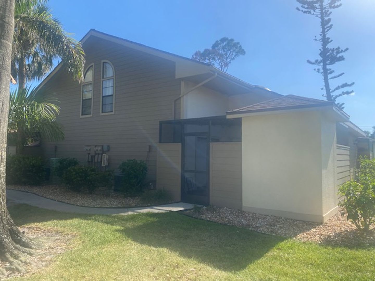 2 bedroom plus den 2 bathroom – photo 2