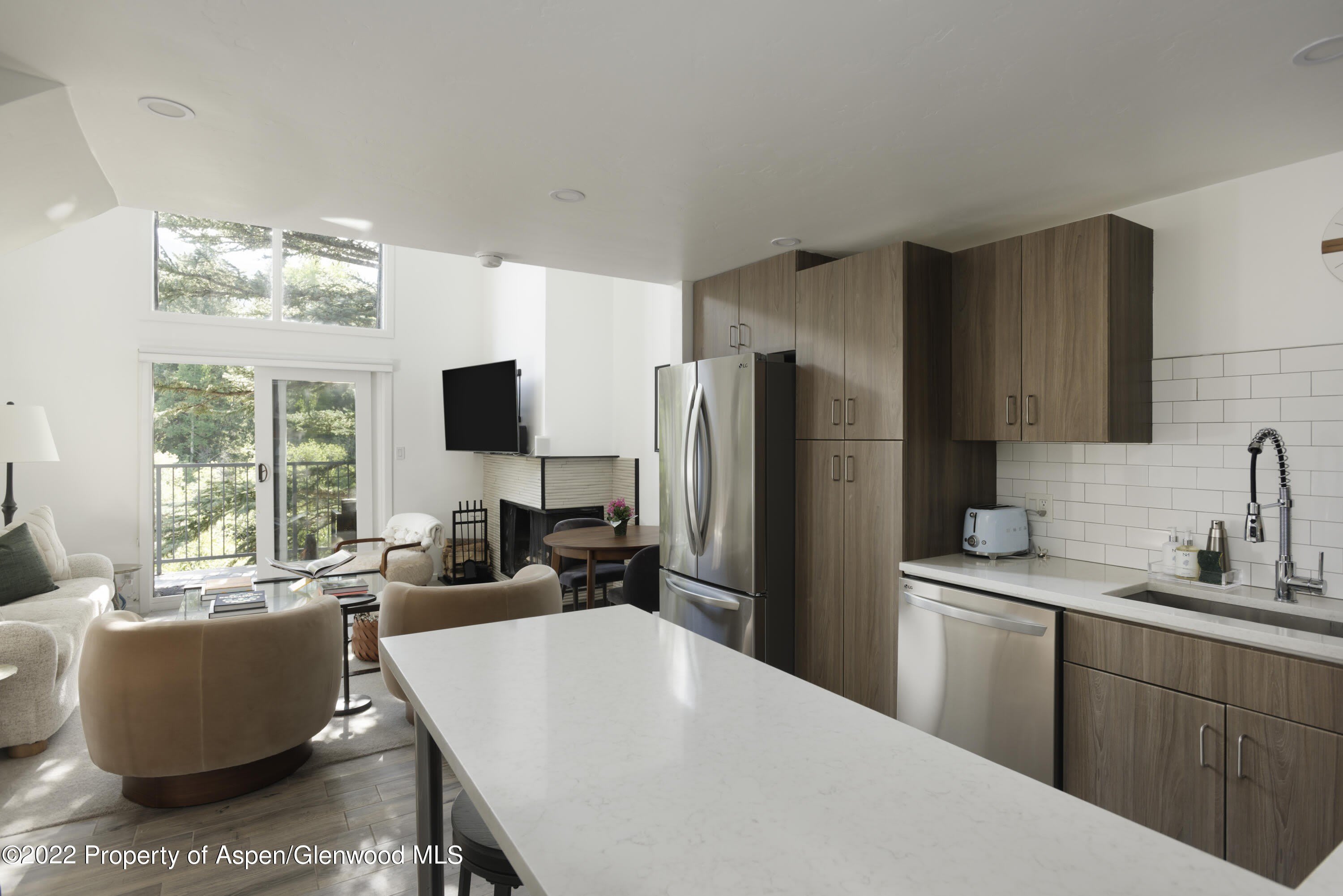 1050 Waters Ave – photo 4