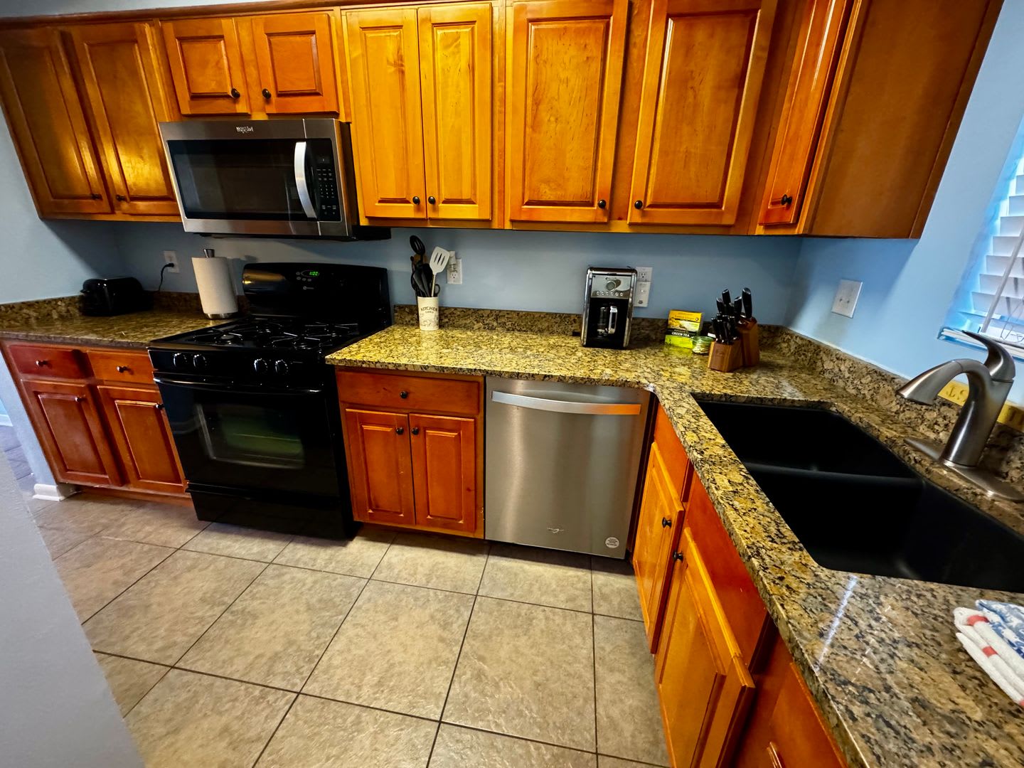 2 BR and 2 Baths overlooking the Tennis Court – photo 4