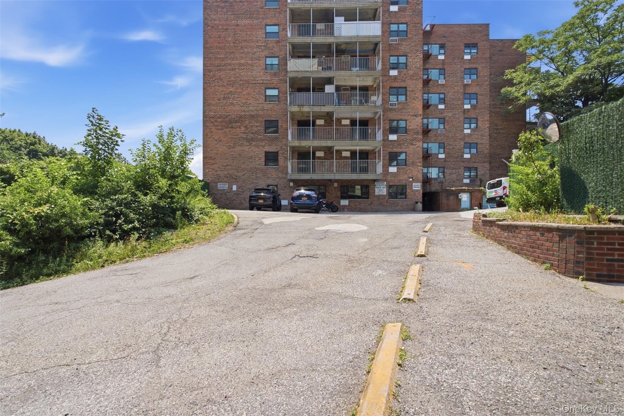 671 Bronx River Road – photo 1
