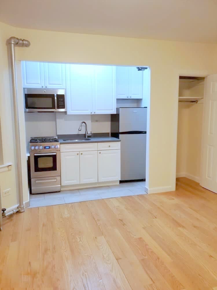 218 West 10Th Street – photo 5
