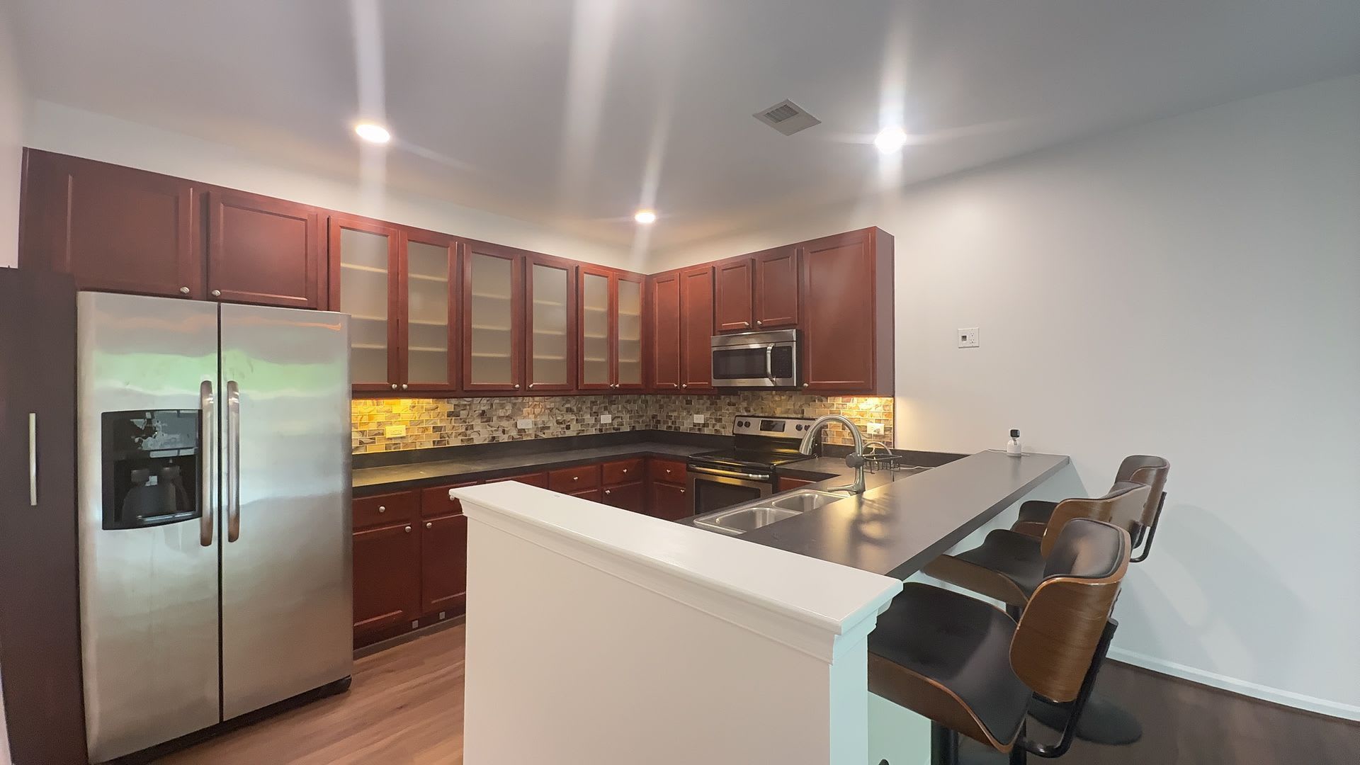 Recently Renovated 3 Bedroom Condo In The Grove At The Arboretum – photo 2