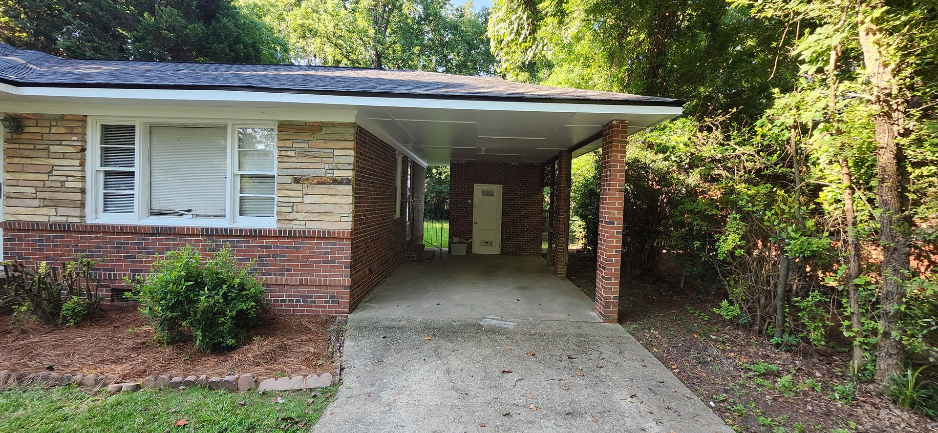 3 bedroom home near base – photo 2