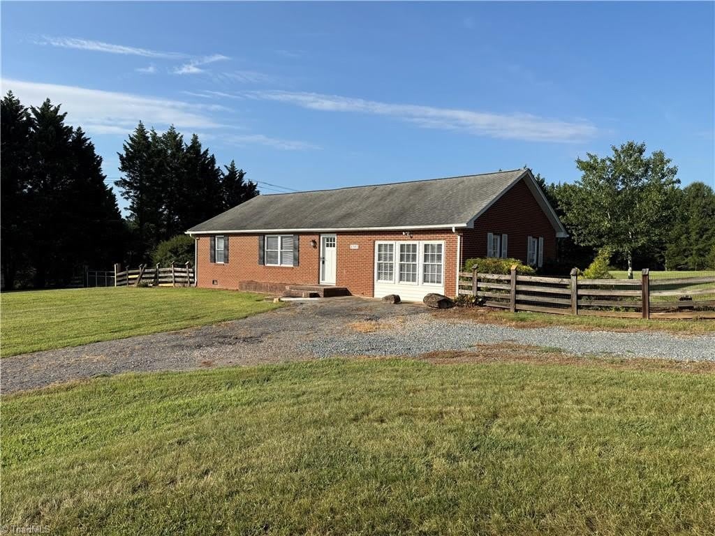 1747 Piney Grove Road – photo 2