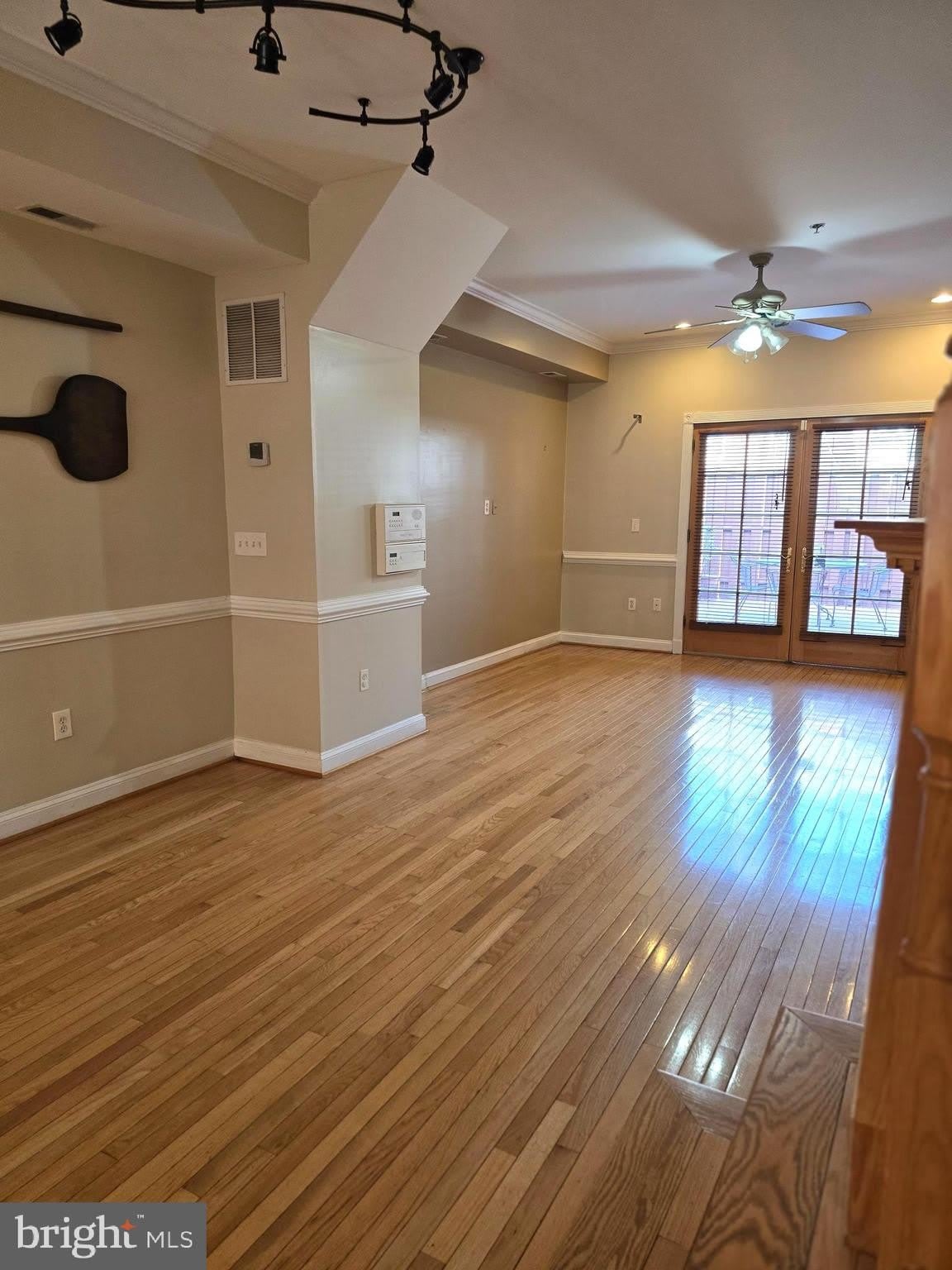 704 S BOND Street – photo 5
