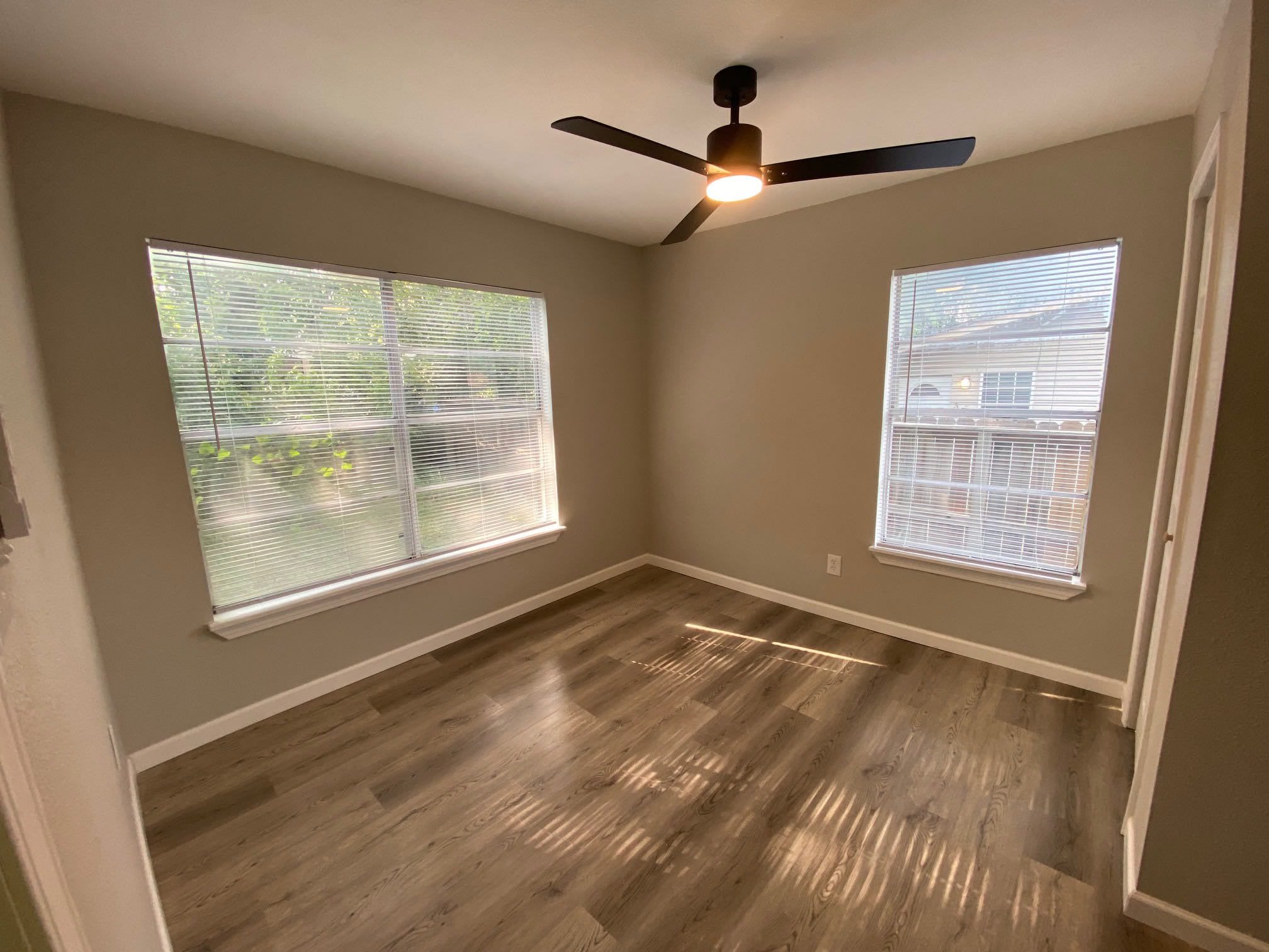 603 Wolf St – photo 5