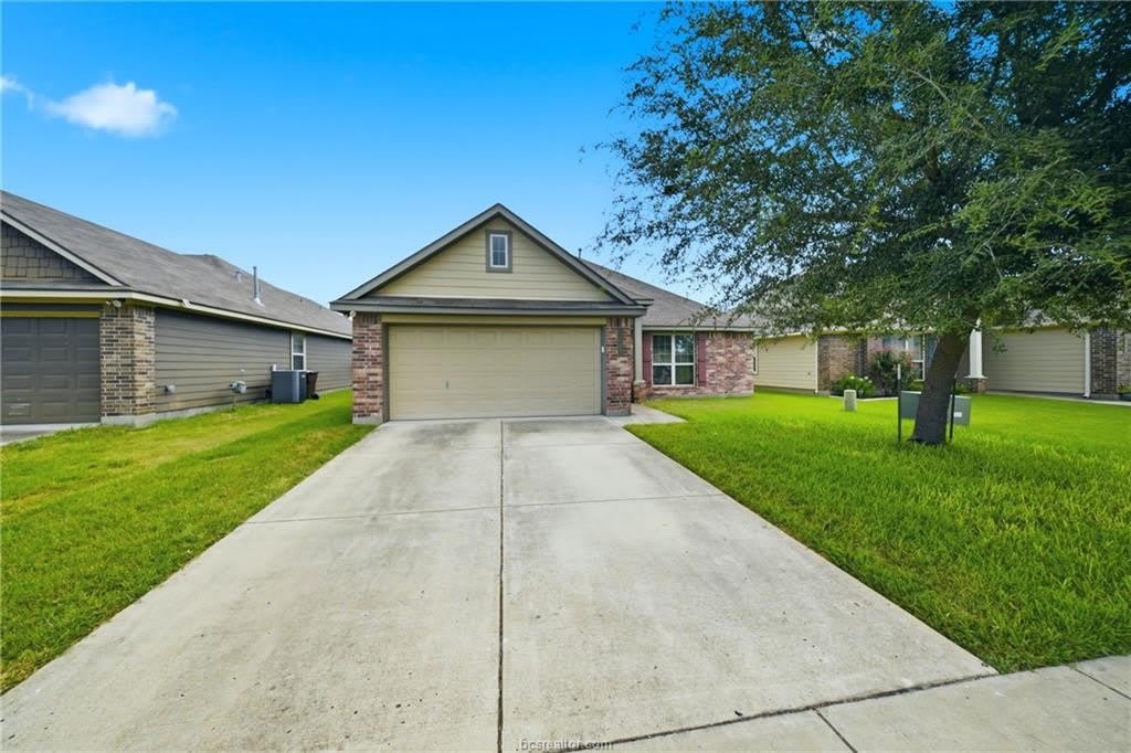 5247 Sagewood Drive – photo 2